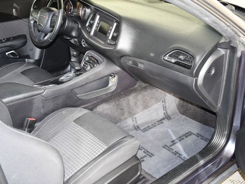 Used 2016 Dodge Challenger SXT RWD image 24