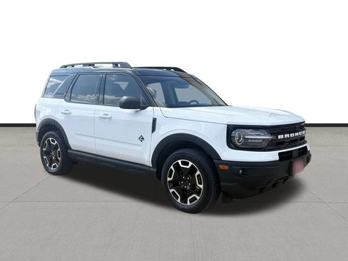 Used 2024 Ford Bronco Sport Outer Banks w/ Tech Package AWD/4WD image 3