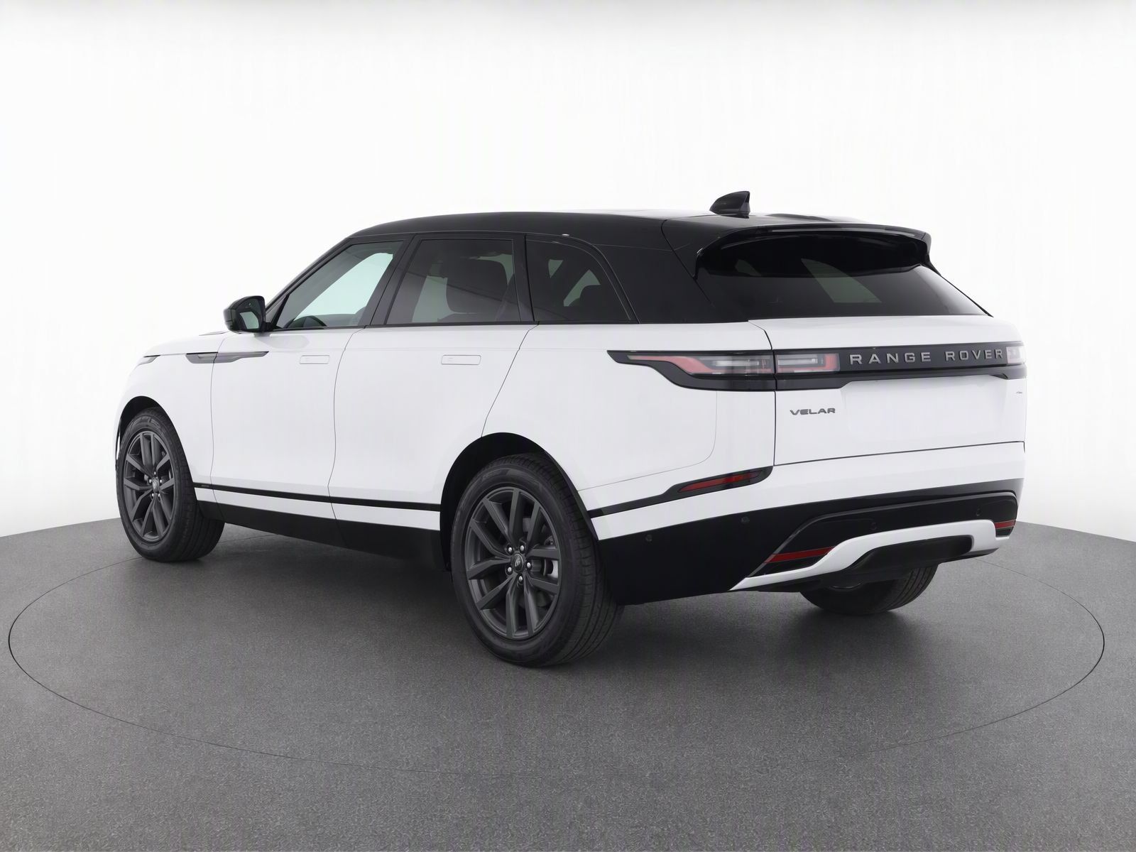 Used 2026 Land Rover Range Rover Velar Dynamic SE AWD/4WD image 3