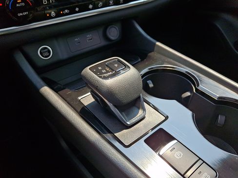 Certified 2023 Nissan Rogue SV w/ SV Premium B Package AWD/4WD image 15