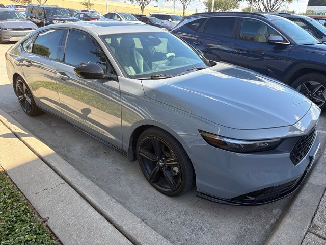 Used 2024 Honda Accord Sport image 2