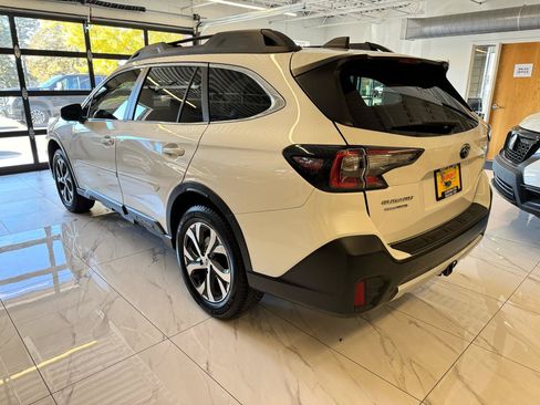 Used 2022 Subaru Outback Limited AWD/4WD image 7
