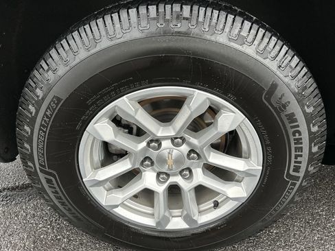 Used 2023 Chevrolet Tahoe High Country image 9