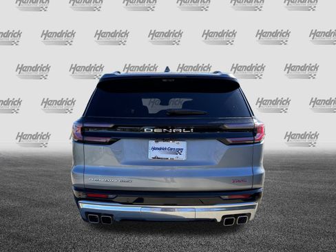 Used 2025 GMC Acadia Denali w/ Super Cruise Package image 9