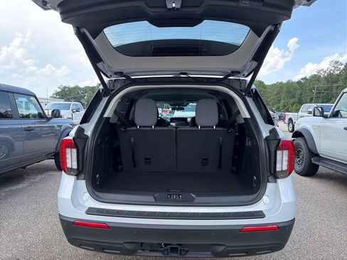 New 2026 Ford Explorer Active RWD image 12