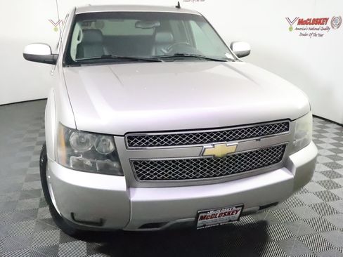 Used 2009 Chevrolet Avalanche LT w/ Luxury Package AWD/4WD image 16