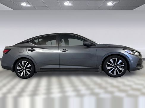 Used 2022 Nissan Sentra SV w/ SV Premium Package FWD image 7