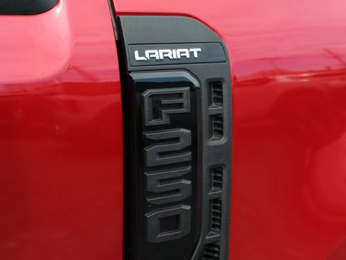 Used 2024 Ford F250 Lariat w/ Tremor Off-Road Package image 28