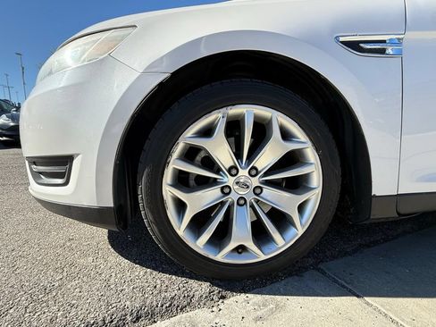 Used 2017 Ford Taurus Limited FWD image 32