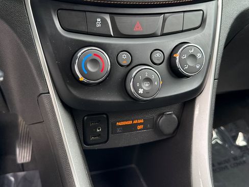 Used 2018 Chevrolet Trax LT w/ LPO, Cargo Package FWD image 28
