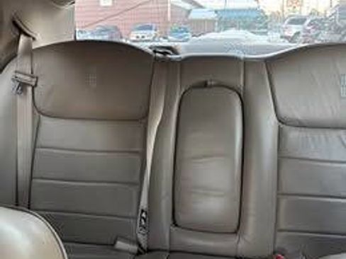 Used 2001 Lincoln Town Car Signature RWD image 10