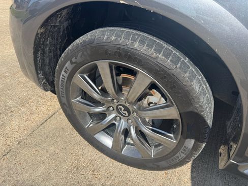 Used 2017 INFINITI QX80 Signature Edition RWD image 9