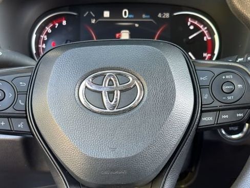 Used 2025 Toyota RAV4 XLE FWD image 17