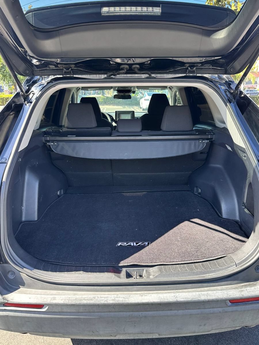 Used 2019 Toyota RAV4 LE w/ Carpet Mat Package AWD/4WD image 7