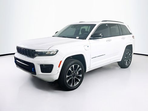 Used 2023 Jeep Grand Cherokee Overland w/ Advanced Protech Group III image 3