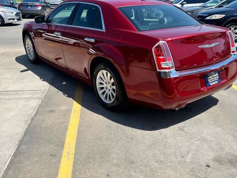 Used 2011 Chrysler 300 Limited RWD image 8