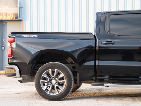 Used 2022 Chevrolet Silverado 1500 LT image 12