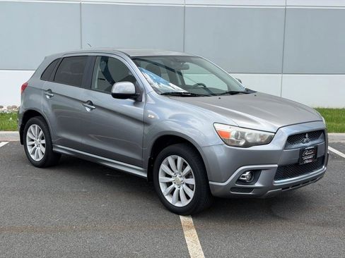 Used 2011 Mitsubishi Outlander Sport SE FWD image 3