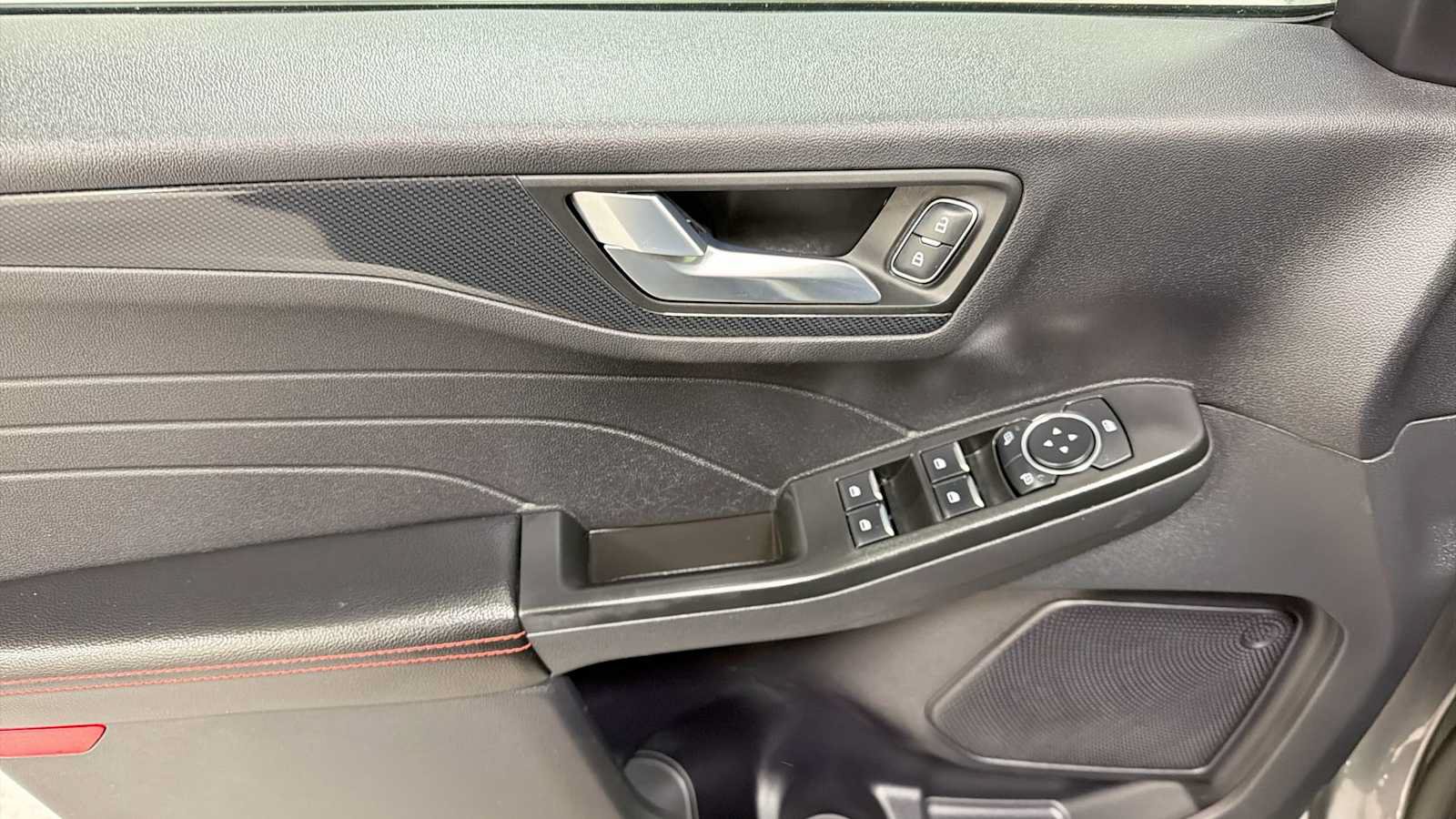 Used 2025 Ford Escape ST-Line Select AWD/4WD image 15