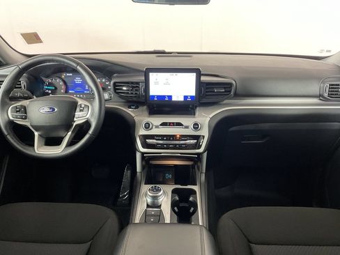 Used 2023 Ford Explorer XLT AWD/4WD image 15