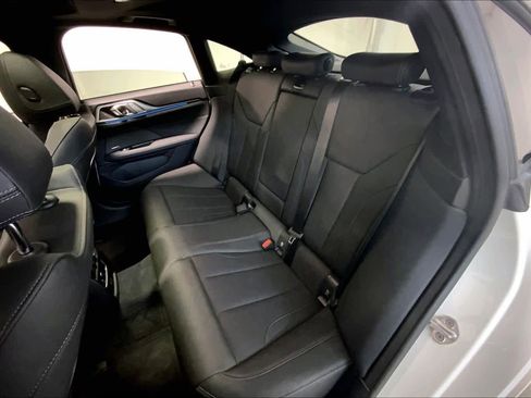 Used 2023 BMW i4 eDrive35 image 21