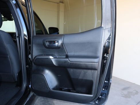 Used 2023 Toyota Tacoma TRD Sport V6 image 45