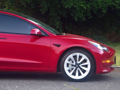 Used 2022 Tesla Model 3 Standard Range RWD image 29