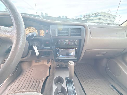 Used 2004 Toyota Tacoma PreRunner image 16