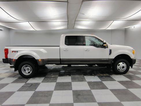 Used 2017 Ford F350 King Ranch w/ FX4 Off-Road Package image 12
