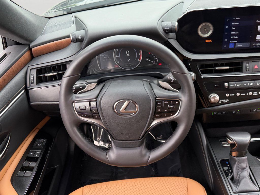 Certified 2024 Lexus ES 350 w/ Premium Package FWD image 17