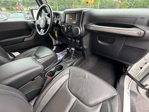 Used 2017 Jeep Wrangler Unlimited Sport w/ Quick Order Package 24S AWD/4WD image 25