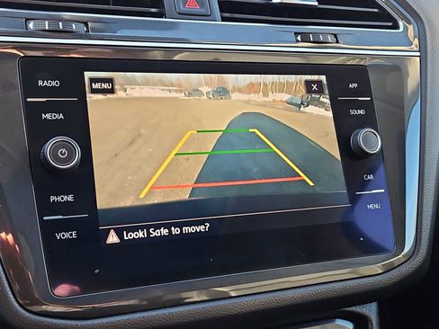 Used 2019 Volkswagen Tiguan SE w/ Panoramic Sunroof Package image 15