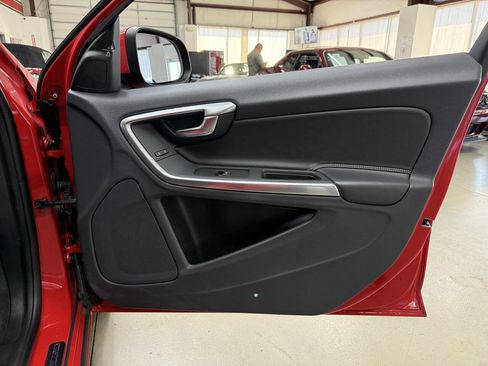 Used 2018 Volvo S60 T5 Dynamic w/ Vision Package image 16