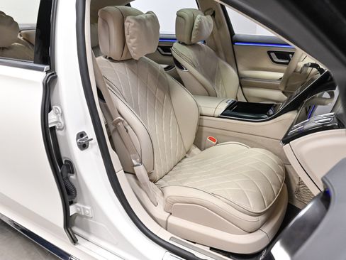 Used 2023 Mercedes-Benz S 580 4MATIC Sedan w/ AMG Line image 37