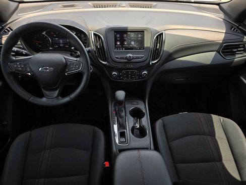 Used 2023 Chevrolet Equinox RS FWD image 12