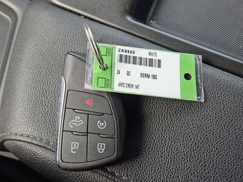 Used 2024 GMC Sierra 1500 Elevation w/ LPO, Elevation Black Package image 31