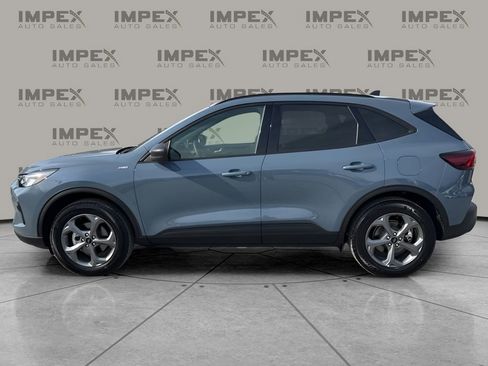 Used 2025 Ford Escape ST-Line image 2