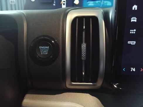 Used 2025 Ford Expedition Active RWD image 7