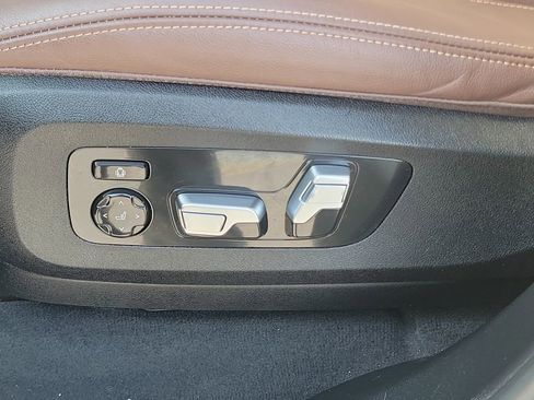 Used 2021 BMW X7 xDrive40i w/ Executive Package 2 AWD/4WD image 19