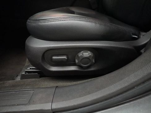 Used 2018 Ford Taurus SEL FWD image 30