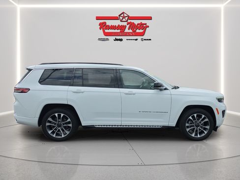 Used 2024 Jeep Grand Cherokee L Overland w/ Advanced Protech Group III AWD/4WD image 6
