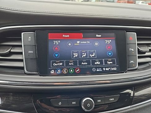 Used 2020 Buick Enclave Avenir image 32