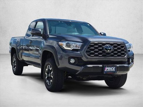 Used 2022 Toyota Tacoma TRD Off-Road AWD/4WD image 3