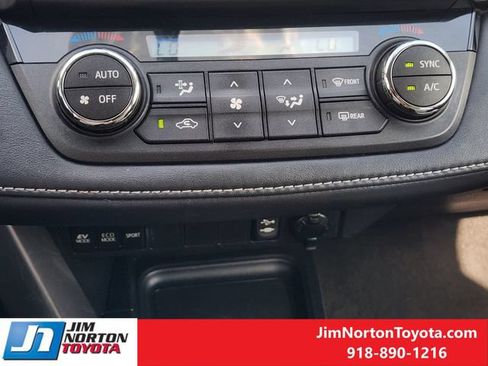 Used 2016 Toyota RAV4 XLE AWD/4WD image 19