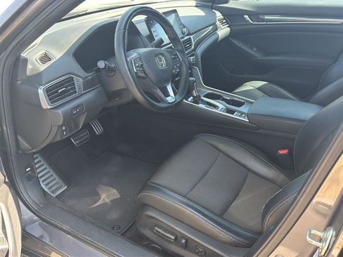 Used 2018 Honda Accord Sport image 4