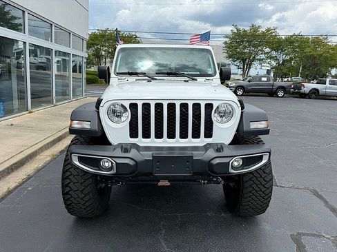 Used 2023 Jeep Gladiator Sport w/ Trailer Tow Package AWD/4WD image 6