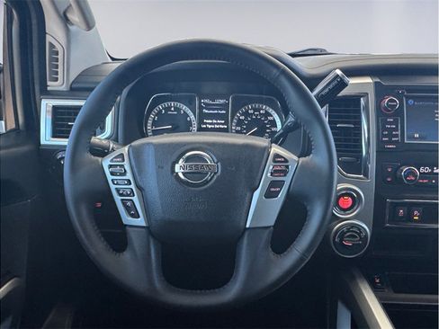 Used 2017 Nissan Titan SV AWD/4WD image 12