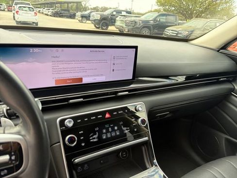 Used 2025 Genesis GV80 2.5T Standard image 10