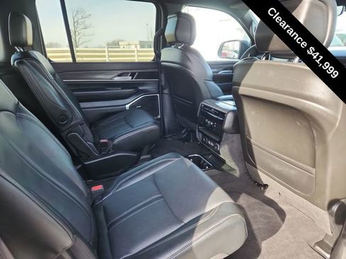 Used 2024 Jeep Wagoneer Series III image 24