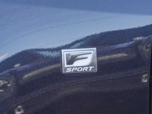 Used 2017 Lexus RC 200t image 10